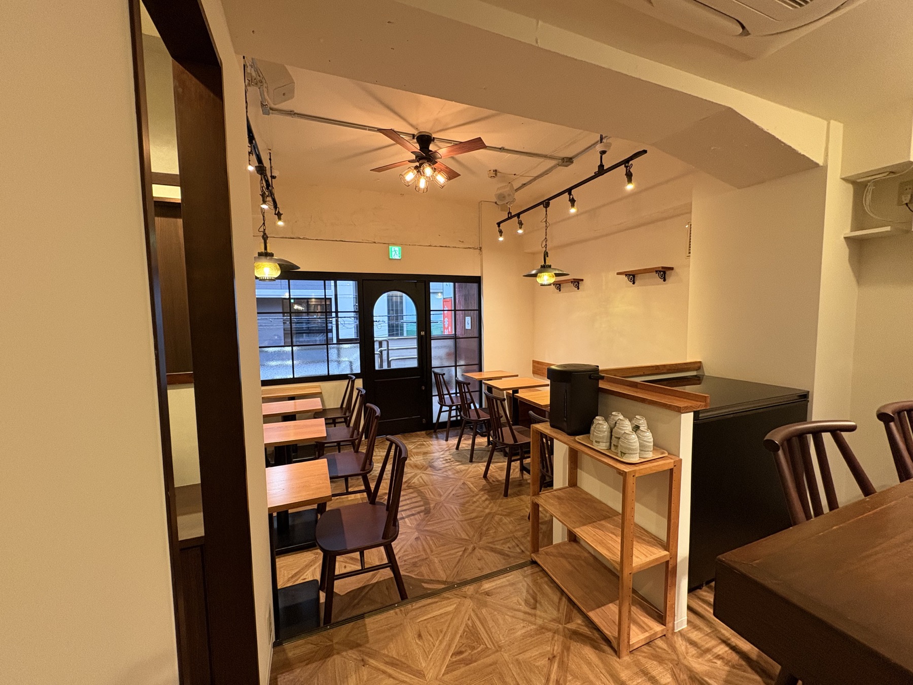 いろどりぺんぎんの店内